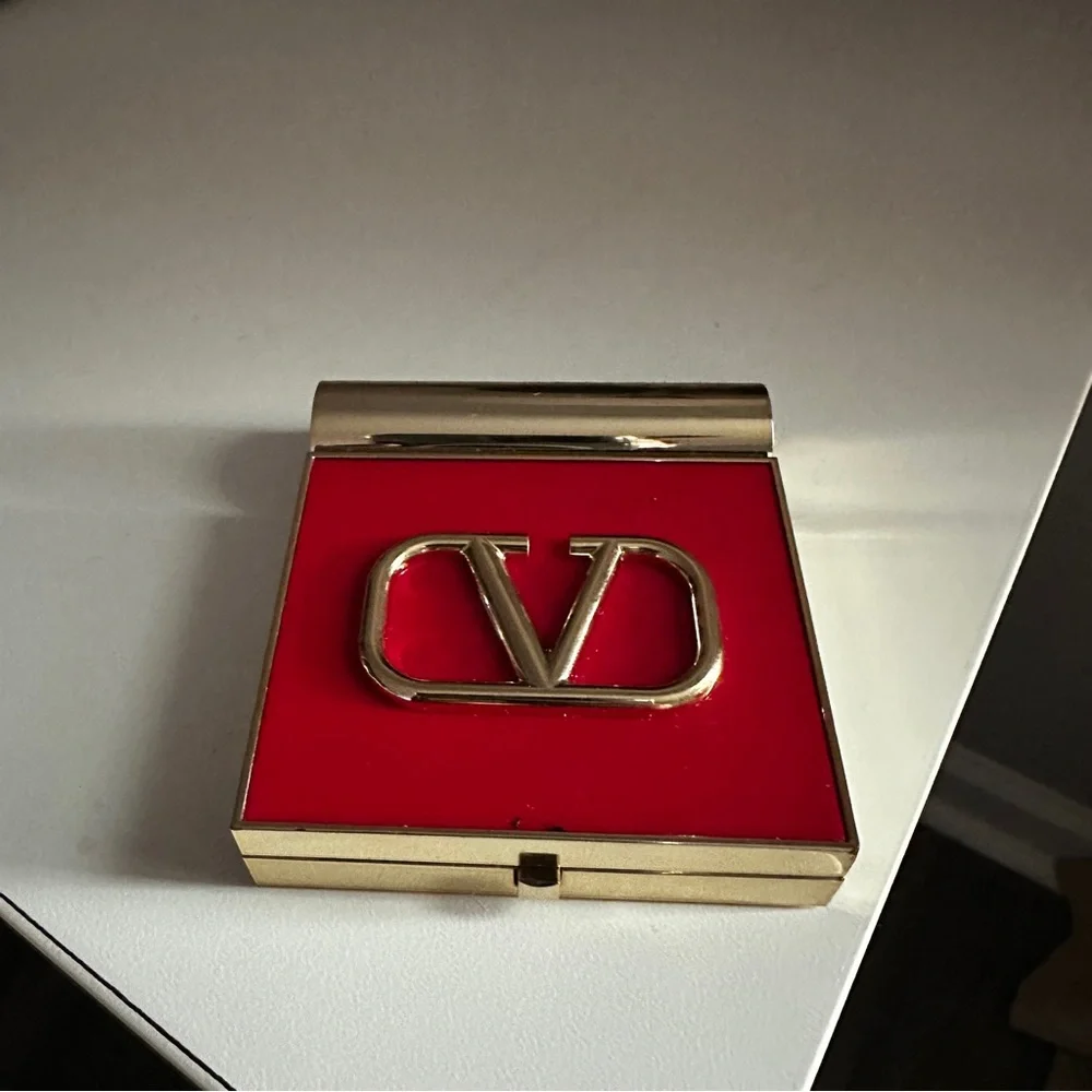 VALENTINO EYE2CHEEK DUAL USE BLUSH & EYESHADOW 10 FUSCHIA ILLUSION - Picture 2 of 3